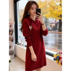 批发休闲慵懒风连帽针织连衣裙女2024秋冬新款高级感宽松中长款毛衣裙