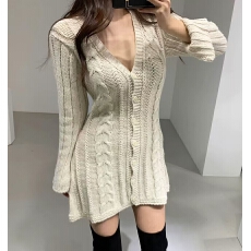 批发韩国chic气质<b class='q'>轻熟</b>风V领麻花纹单排扣开叉袖口设计针织连衣裙短裙