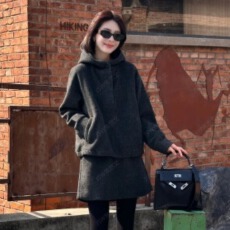 批发焦思文 冬季时尚洋气保暖连帽卫衣+短裙两件套装