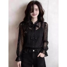 批发法式轻奢赫本风黑色蕾丝拼接长袖女2026年春季新款显瘦减龄上衣潮