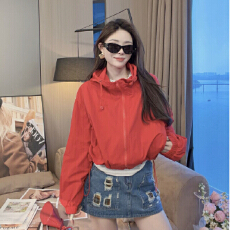 批发防晒百搭显瘦连帽冲锋衣外套  +印花烫钻内搭T恤