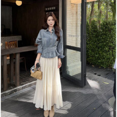 批发韩系气质浅蓝色<b class='q'>牛仔</b><b class='q'>衬衫</b>女早春设计宽松显瘦腰带上衣套装