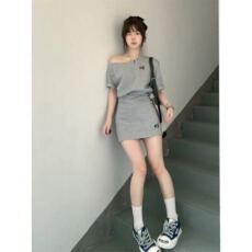 批发时尚灰色短款收腰斜肩上衣女2026新款高腰刺绣短裙夏季穿搭套装