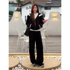 批发巨好看独特漂亮<b class='q'>休闲</b>运动<b class='q'>套装</b>女2026春装新款洋气卫衣阔腿裤两件套