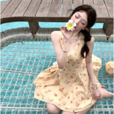 批发Q女家 新品9折花颂蜜糖/春日少女蕾丝花边黄色碎花<b class='q'>伞</b>摆连衣<b class='q'>裙</b>