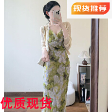 批发法式荡领绿色<b class='q'>碎花</b>挂脖吊带连衣裙女夏季旅游度假裙高级感包臀长裙