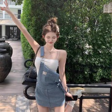 批发半岛美学 条纹背带<b class='q'>裙裤</b>女设计感小个子春夏学院风<b class='q'>连衣</b>裙套<b class='q'>装</b>