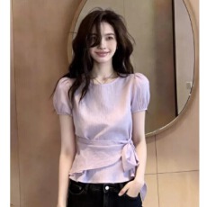 批发韩系紫色泡泡袖圆领<b class='q'>上衣</b>女2026新款夏季减龄百搭系带收腰<b class='q'>衬衣</b>