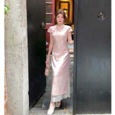 批发盈瓷粉釉谣新中式国风刺绣旗袍裙飞袖设计感立领斜襟连衣裙