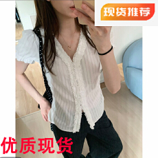 批发夏日绵绵冰新款韩系短袖蕾丝花边V领衬衫温柔小众上衣女