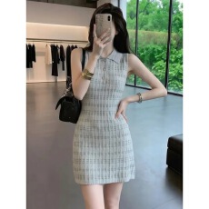 批发艺术生明媚穿搭灰色无袖<b class='q'>连衣裙</b>女夏季2026新款特别漂亮的包臀裙子