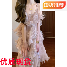 批发气质高级感压褶重工蓬蓬蛋糕吊带裙设计感小众超好看<b class='q'>连衣裙</b>26夏季
