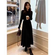 批发<b class='q'>韩国</b>气质温柔淑女小香风灰色高级感针织毛衣连衣裙秋冬两件套<b class='q'>套装</b>