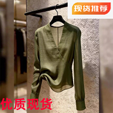 批发欧洲站高级感V领绿色长袖<b class='q'>衬衫</b>女2026年<b class='q'>夏季</b>新款通勤风设计感上衣