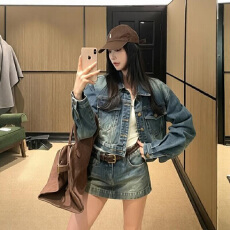 批发区区欧阳蕨优比例辣妹苾入水洗蓝美式短款牛仔外套短裙<b class='q'>套装</b>