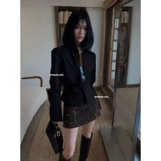 批发高级感褶皱收腰翻领长袖<b class='q'>衬衫</b>女秋季新款修身显瘦百搭通勤刺绣上衣