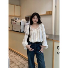 批发Moby 悠然精致 法式蕾丝方领<b class='q'>镂空</b>拼接衬衫女绝美宽松灯笼袖上衣秋