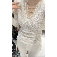 批发莓果topone…纯欲磨毛蕾丝网纱拼接气质喇叭袖精致蕾丝衫