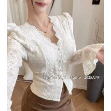 批发法式V领钩花磨毛打底衫<b class='q'>女</b>2025秋冬新款气质小衫内搭时尚蕾丝上衣