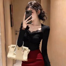 批发法式名媛高级感蕾丝拼接<b class='q'>T</b><b class='q'>恤</b>上衣<b class='q'>女</b>秋冬新款设计感小众内搭打底衫