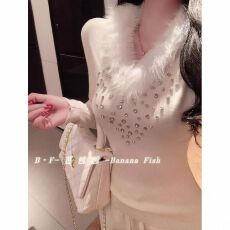 批发BANANA正版法式气质V领钻饰毛领针织衫女轻奢修身长袖上衣