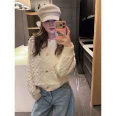 批发十三行2025冬装新款法式高级感别致提花针织开衫女菱格毛衣外套