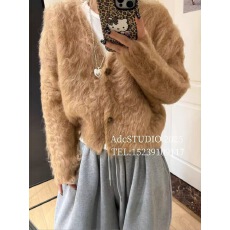 批发M900氛围感长袖毛绒拼接针织衫紧身显瘦纯欲风短款毛衣女秋冬穿搭