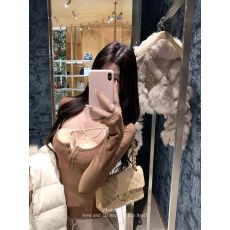 批发白水女 圣诞美女 U领<b class='q'>长袖</b>打底衫冬季氛围感纯欲修身保暖内搭上衣