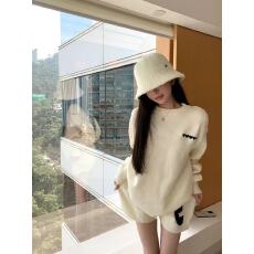 批发【怦然爱恋】<b class='q'>套装</b>女秋冬奶白色羊毛提花毛衣<b class='q'>短裤</b>两件套