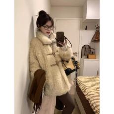 批发环保羊羔毛外套女2025<b class='q'>秋</b>冬新款牛角扣大衣保暖毛毛加厚皮草上衣
