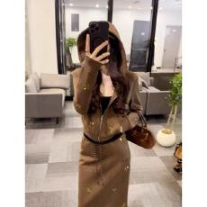 批发新款休闲运动套装女烫钻连帽显瘦卫衣外套半身裙子女秋新款两件套