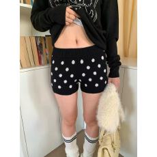 批发美好的店MeihooStire「跳跳暖豆」适合早秋黑白波点毛线针织<b class='q'>短裤</b>