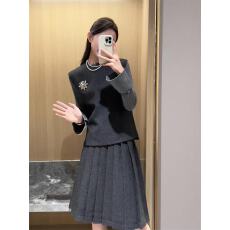 批发韩版秋冬新款马甲百褶裙套装女洋气超火流行通勤ins风穿搭一整套