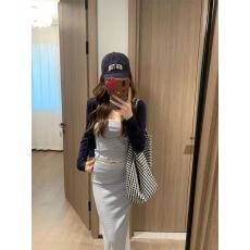 批发纯欲温柔bm简约高级条纹<b class='q'>吊带</b><b class='q'>背心</b>半身长裙长袖开衫上衣三件套