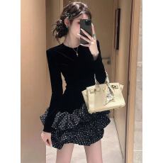 批发2025秋季新款黑色丝绒<b class='q'>拼接</b>波点花苞裙收腰修身显瘦圆领短款<b class='q'>连衣裙</b>