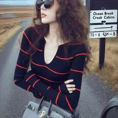 批发2025冬季高级感超好看独特设计感小众不撞款黑色<b class='q'>条纹</b>针织衫女