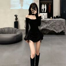批发辣妹风性感黑色一字肩露肩<b class='q'>长</b>袖连衣裙女秋冬设计感收腰显瘦短<b class='q'>裙子</b>
