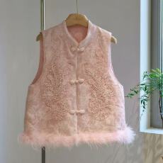 批发新中式高端优雅小众夹棉马甲2025秋冬款拼接鸵鸟毛洋气国风上衣女