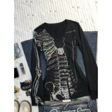 批发美式复古黑底骷髅骨骼印花长袖V领修身版型千禧亚文化辣妹T恤上衣