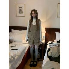 批发复古套装女春秋季新款韩系设计感工装背带裤叠穿打底<b class='q'>针织衫</b>两件套