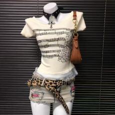 批发美式古着风字母印花短袖T恤女夏季2026新款一字肩辣妹ins杏色上衣