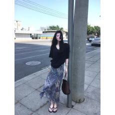 批发套装女2026夏新款法式纯欲V领宽松短袖T恤高腰碎花<b class='q'>包臀</b>鱼尾半身裙