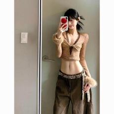 批发<b class='q'>女装</b>秋季纯欲风辣妹V领蕾丝拼接长袖上衣修身显瘦百搭绝美打底衫