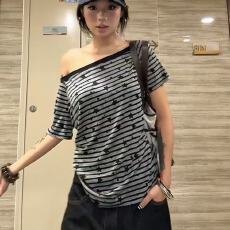 批发街头风辣妹斜肩短袖T恤女夏季条纹设计感修身显瘦独特<b class='q'>露肩</b><b class='q'>上衣</b>潮