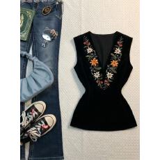 批发黑色绣花v领<b class='q'>无袖</b>上衣vintage复古穿搭小众独特美式复古小衫ins