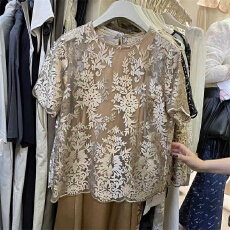 批发夏装法式优雅刺绣花朵短袖衬<b class='q'>衫</b>女高级感圆领<b class='q'>镂空</b>设计感蕾丝<b class='q'>衫</b>上衣