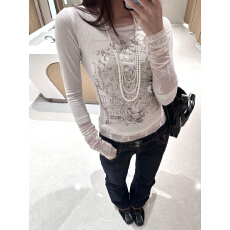 批发温柔系软糯风气质chic风蕾丝拼接设计上衣小众印花款长袖<b class='q'>T</b><b class='q'>恤</b>女潮