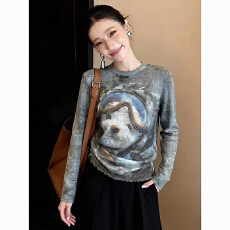 批发时尚感卡通休闲印花长袖T恤女修身小众设计感通勤减龄绝美上衣潮