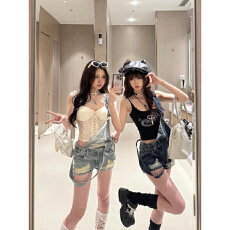 批发美式复古水洗破洞<b class='q'>牛仔</b>背带短裤<b class='q'>女</b>2026夏季新款小个子修身包臀热裤