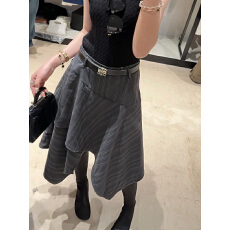 批发设计感小众不规则<b class='q'>条纹</b><b class='q'>半身裙</b>女2026春季新款韩版高腰小个子中长裙